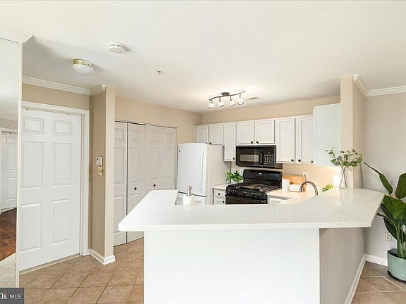 5th image of 11000 Kinship Ct Unit 101