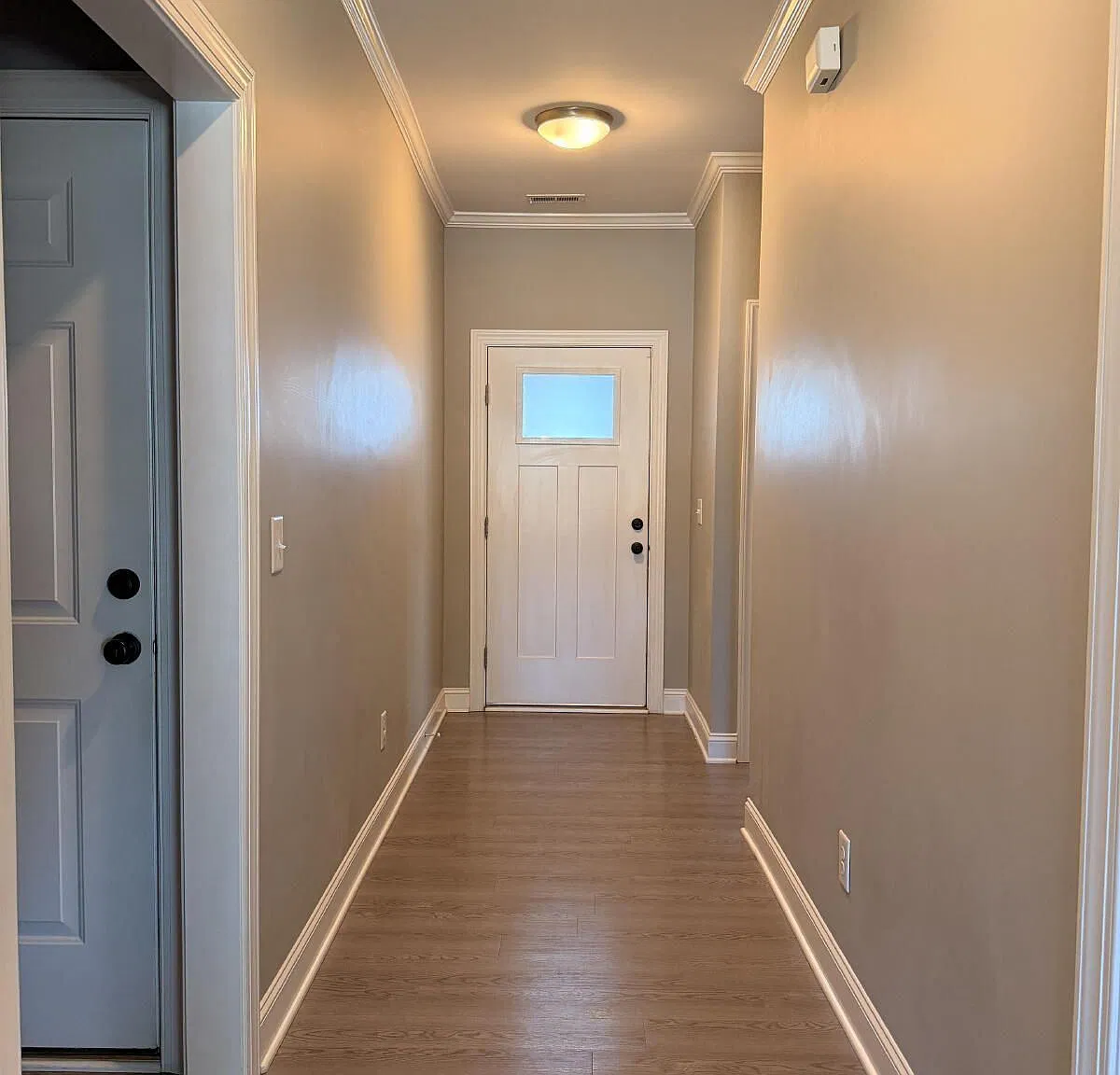 3 bed, 2.0 bath, 1609 sqft, $1,915 — Photo 3