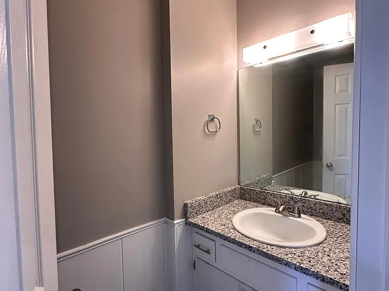 3017 W Roxbury St — Photo 9