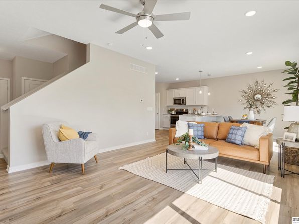 9305 Reynolds St, Omaha, NE 68122 view 2