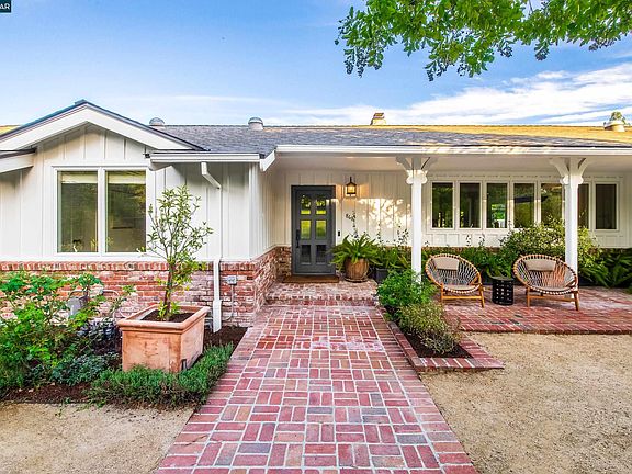 4th image of 848 Santa Maria Way