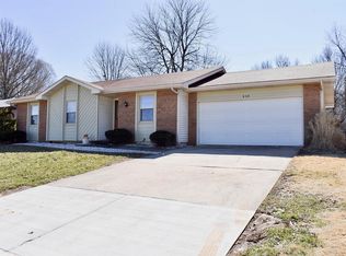 828 W Sunset St, Springfield, MO 65807