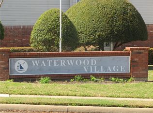 5846 Water Ridge Dr, Arlington, TX 76016