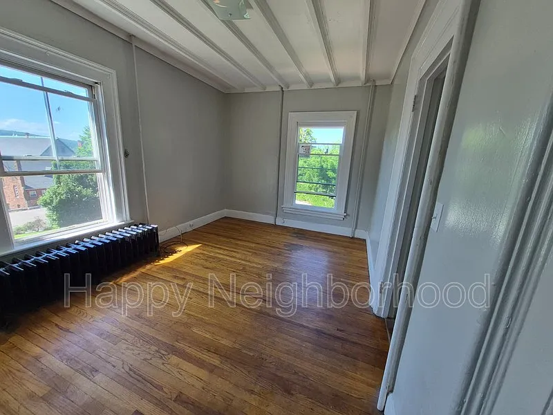 Studio, 1.0 bath, $1,200 — Photo 2