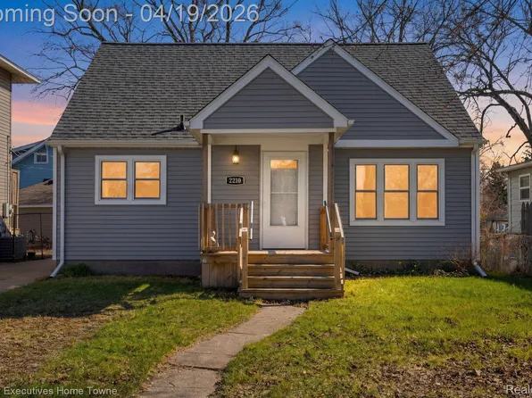 2210 Griswold St, Port Huron, MI 48060