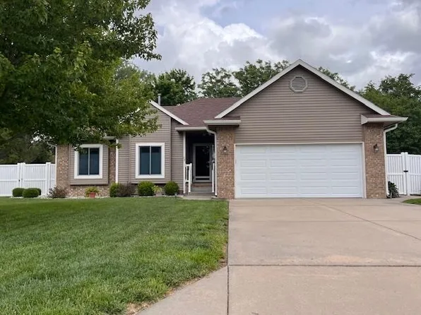 2708 Acacia Ave, Newton, KS 67117