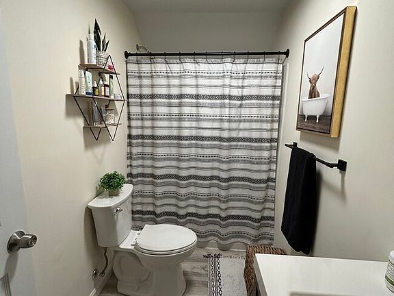 Full bathroom on second floor