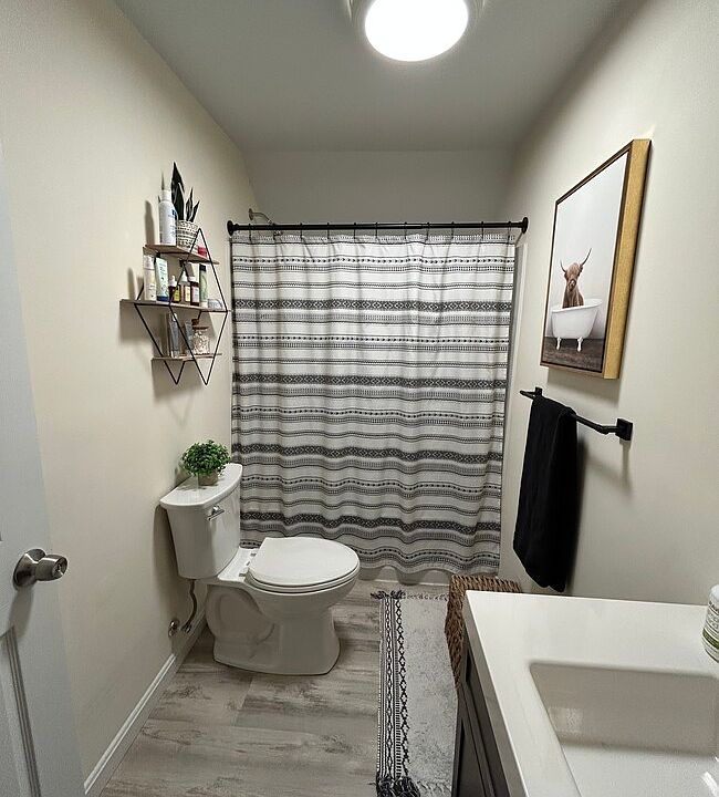 Full bathroom on second floor