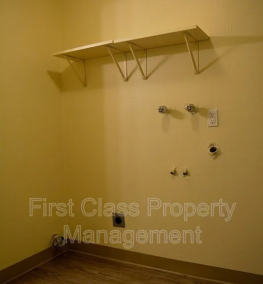 1673 Dollar St — Photo 10