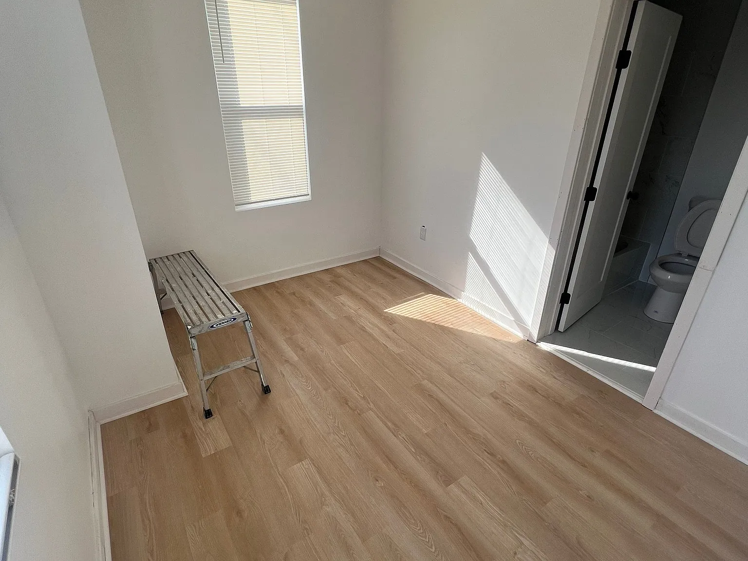 2 bed, $750 — Photo 2