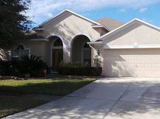 11725 Grove Arcade Dr, Riverview, FL 33569