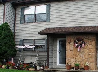 203 Fairway Gdns, Hurricane, WV 25526