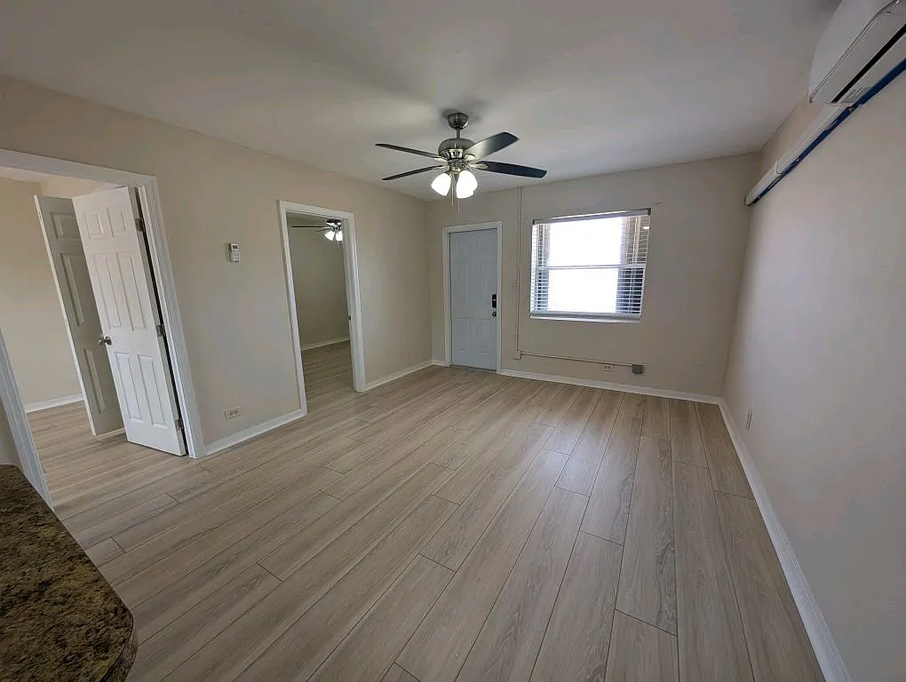 2 bed, 570 sqft, $1,800 — Photo 4