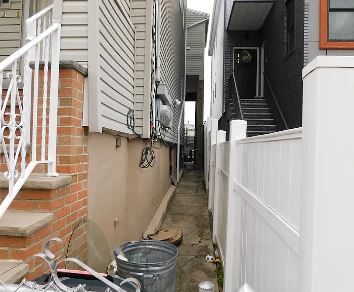 65 W 19th St #1 — Photo 3