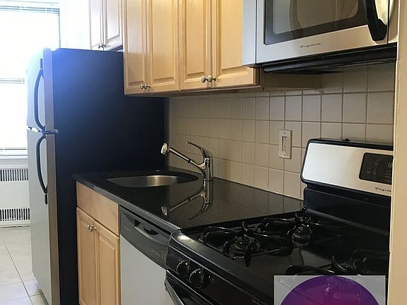 5th image of 2147 E 17th St #5B*