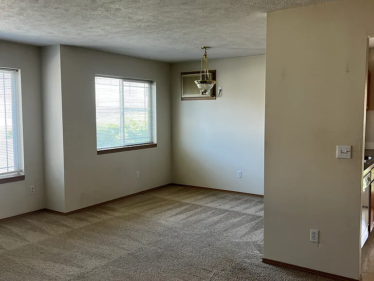 8914 N Pamela St #A — Photo 17