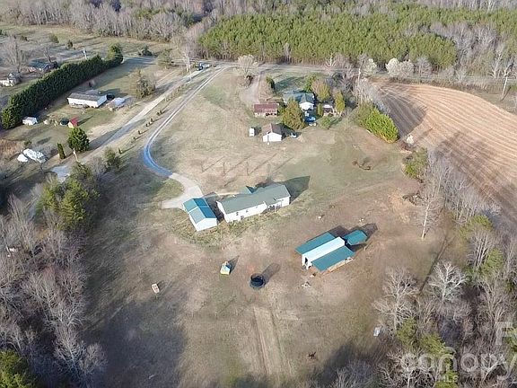 3rd image of 3343 Hollis Rd