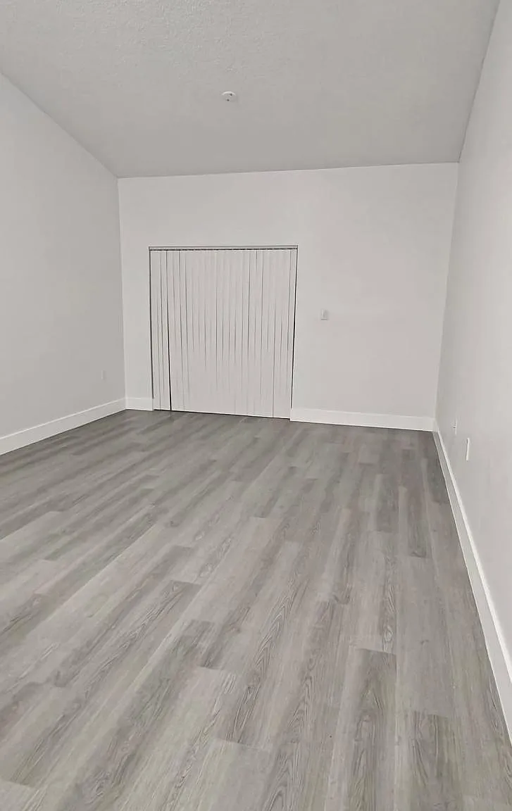 2 bed, 2.0 bath, 1084 sqft, $2,400 — Photo 3