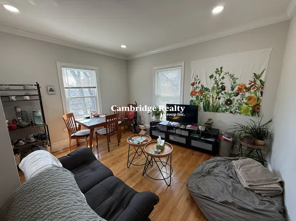 15 Emerson St #2, Newton, MA 02458