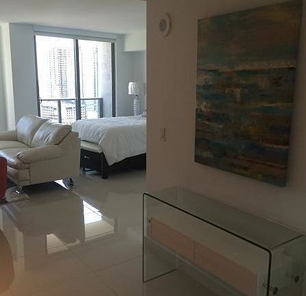 4th image of 31 SE 6th St APT 2530