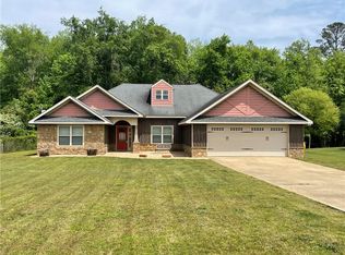 19 Isbell Rd, Fort Mitchell, AL 36856