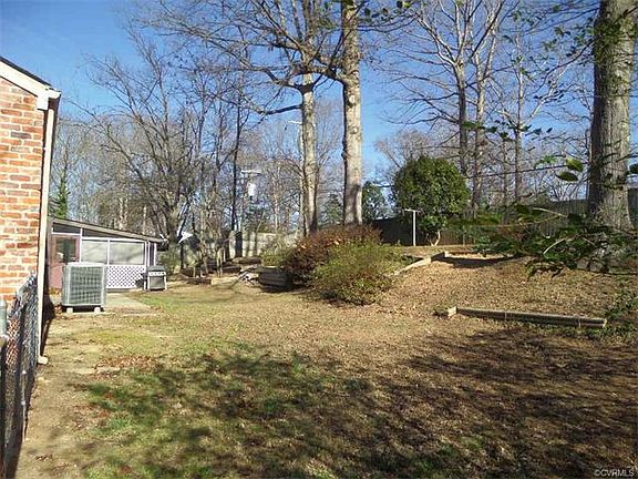 3rd image of 161 Stonehill Dr