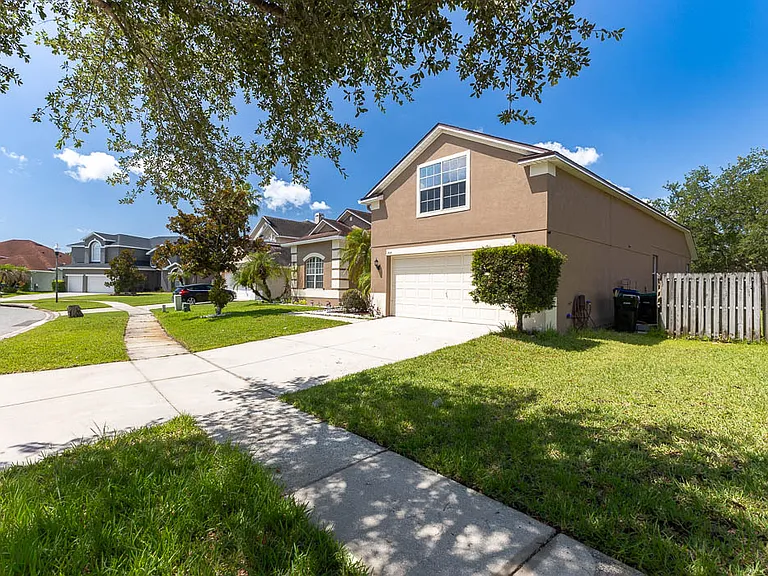 1725 Soaring Heights Cir — Photo 2