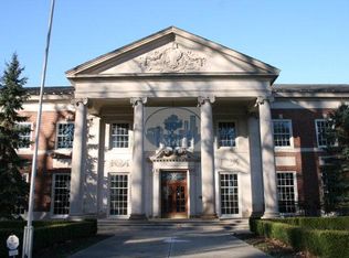 Springmill St, Mansfield, OH 44903