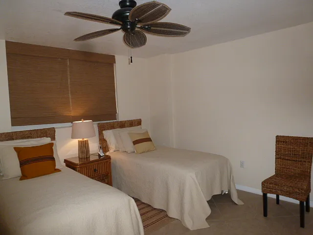 2 bed, 1025 sqft, $4,995 — Photo 4