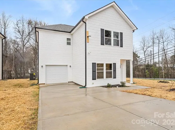 402 Presidents Ct, Charlotte, NC 28217