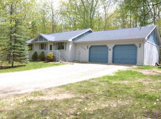 3345 Pleasant View Dr, Lewiston, MI 49756