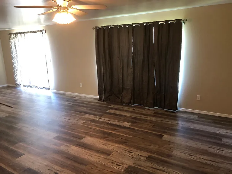 1075 N 14 E — Photo 13