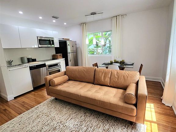 4th image of 1410 Euclid Ave APT 7