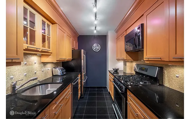 Sold by Douglas Elliman | media 5