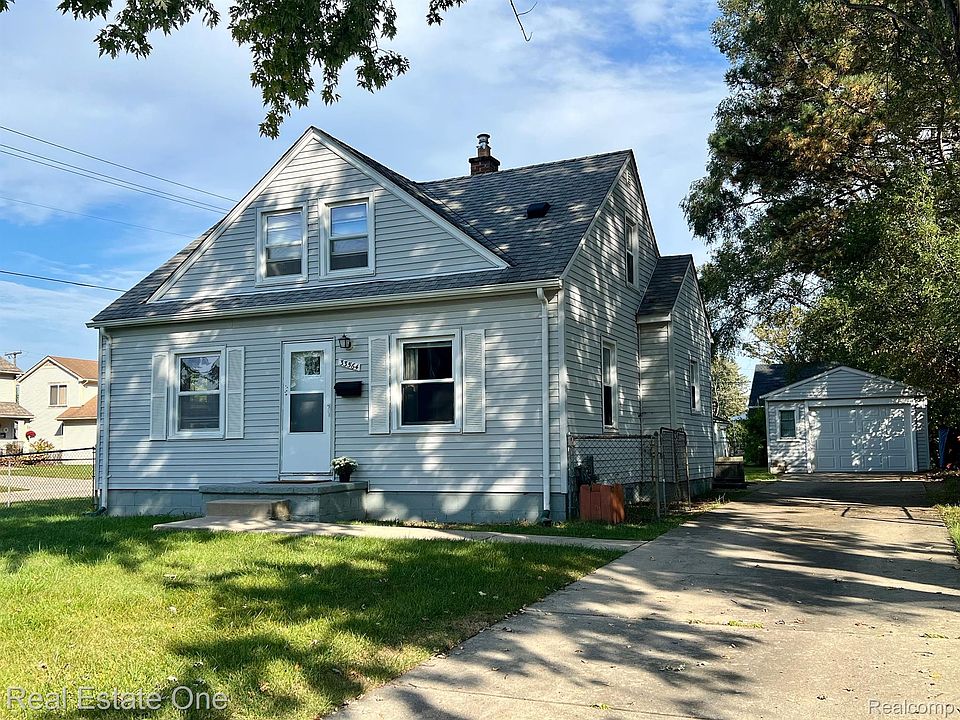 1st image of 33564 Brown St
