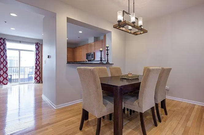 4656 N Lamon Ave — Photo 5