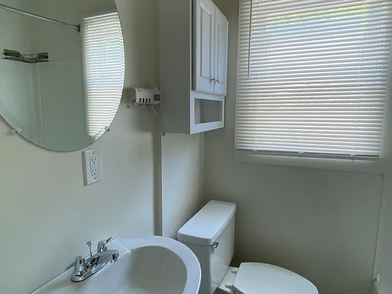 1128 Ava St — Photo 8