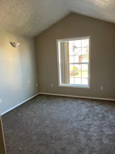 2064 Kari Dawn Ave SE — Photo 3