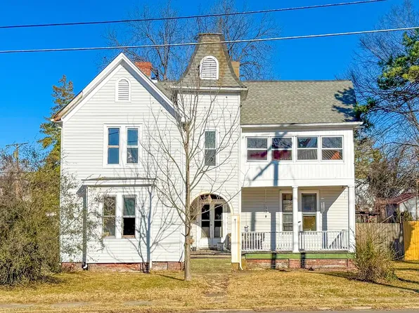 301 E Virginia Ave, Crewe, VA 23930