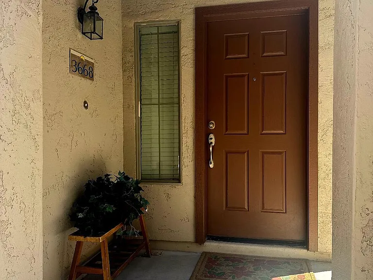 3668 W Bryce Ct — Photo 3