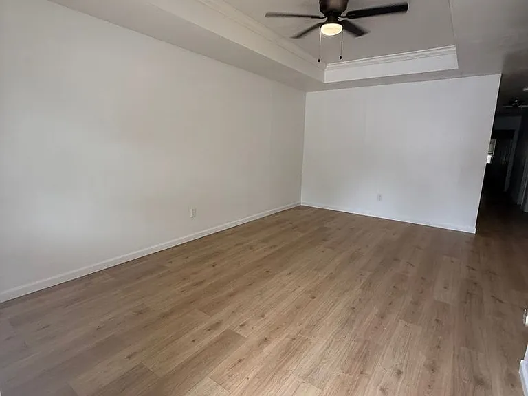 2041-2043 Helm Dr — Photo 13