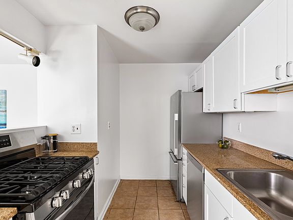 5th image of 222 Park Pl #2BP