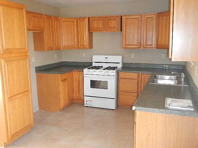 2nd image of 25 Tulip Dr
