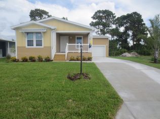 1080 W Lakeview Dr, Sebastian, FL 32958