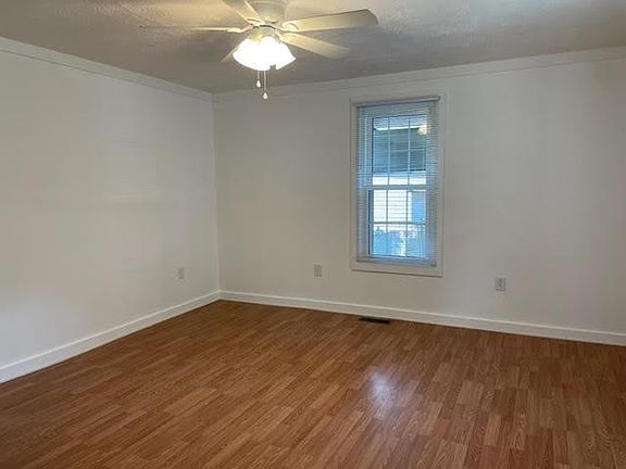 Front bedroom has ensuite bath and both bedrooms have ceiling fan lights too.