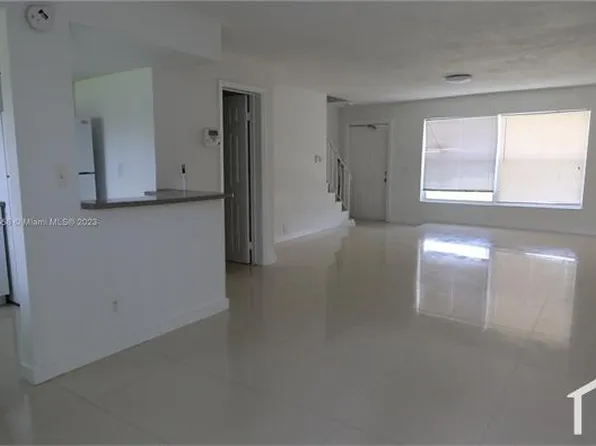 2021 NW 59th Ter, Lauderhill, FL 33313