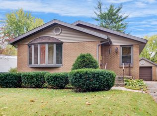 1903 Castle Ave, Bloomington, IL 61701