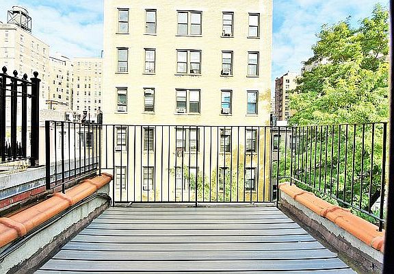 2nd image of 321 W 88th St APT 4B