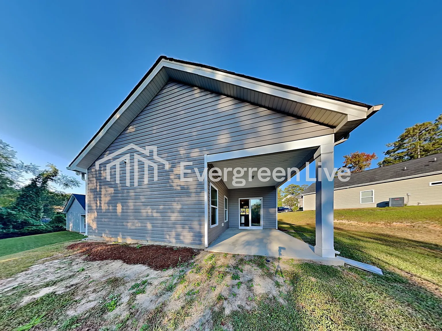 3 bed, 2.0 bath, 1241 sqft, $1,695 — Photo 2