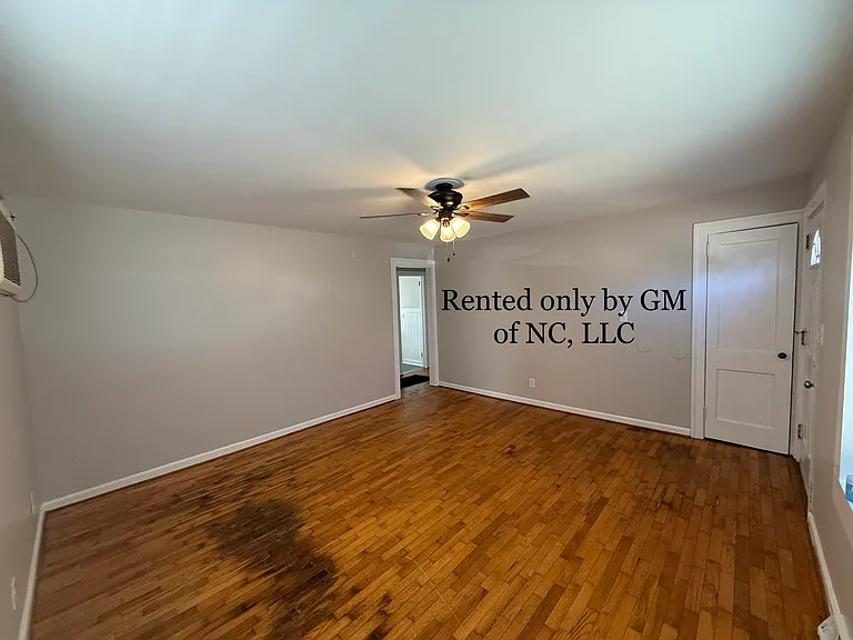 2806 Woodleigh St — Photo 4